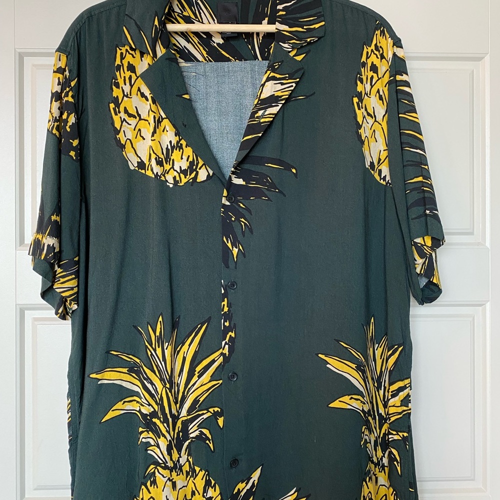 H & M button down shirt